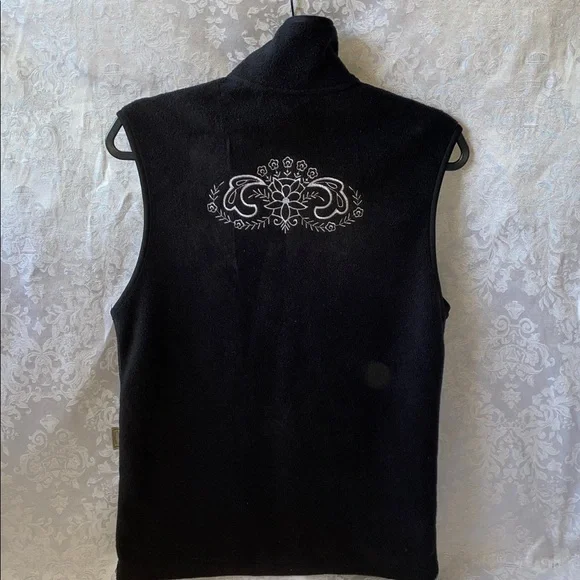 Timberline Colorado Authentic Outerwear Black Vest with Floral Embroidery. - Picture 2 of 5